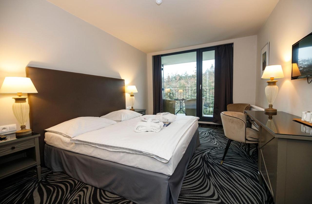Parkhotel Carlsbad Inn Dalovice Esterno foto