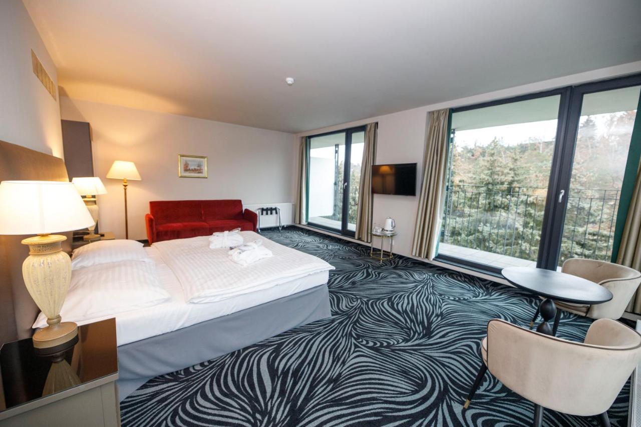 Parkhotel Carlsbad Inn Dalovice Esterno foto